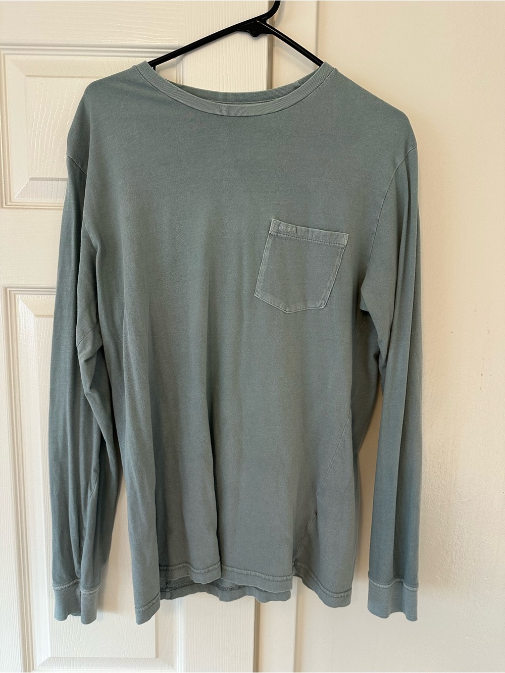 RVCA Long-Sleeve Pocket Tee in Sage Green - Classic Casual